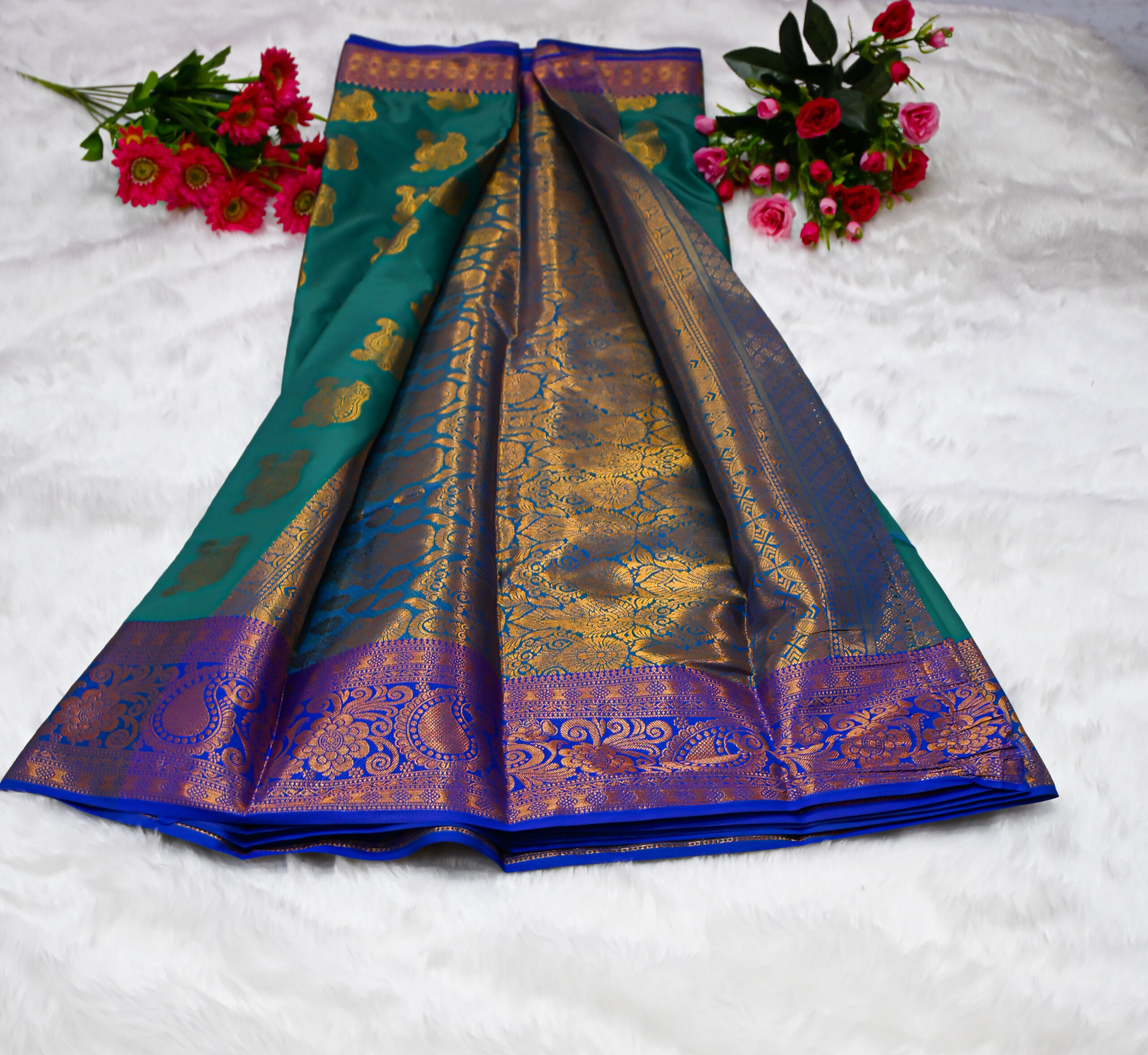 Border saree