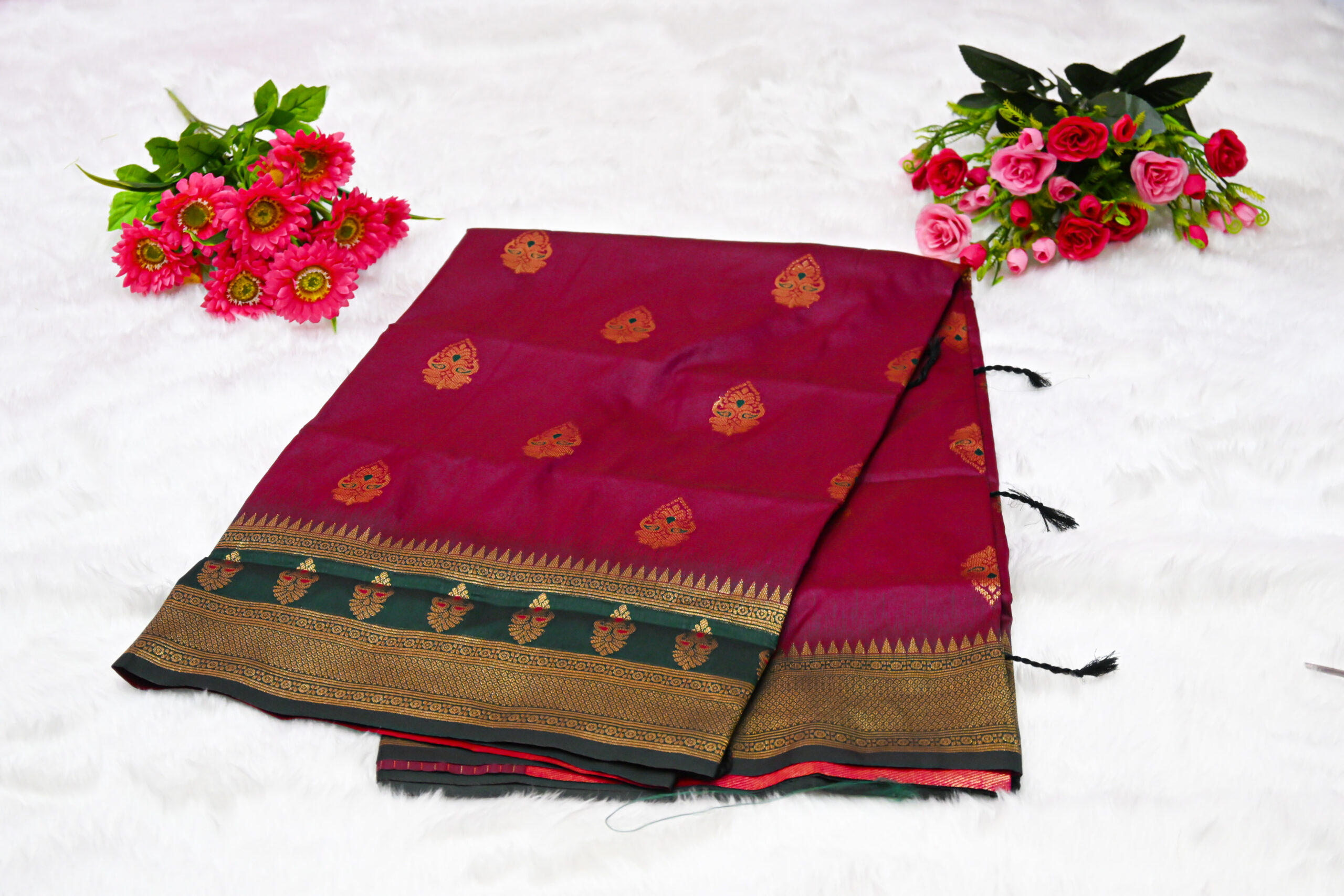 Border saree