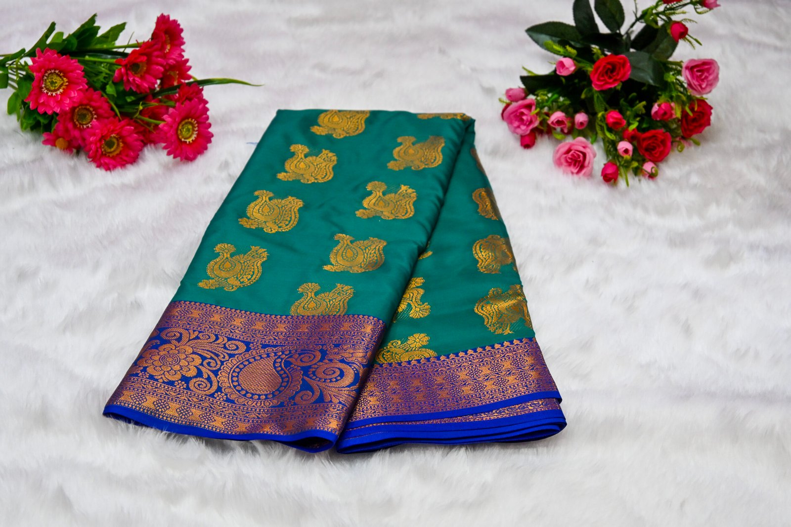 Premium Kanjivaram Pattu Saree – Traditional Rich Woven Zari Border and Blouse