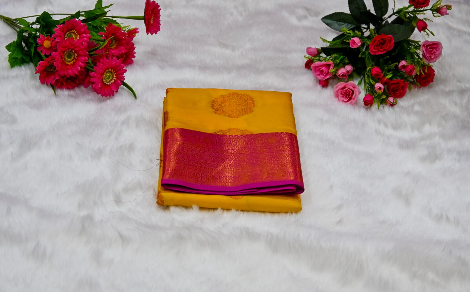 Premium Kanjivaram Pattu Saree – Traditional Rich Woven Zari Border and Blouse
