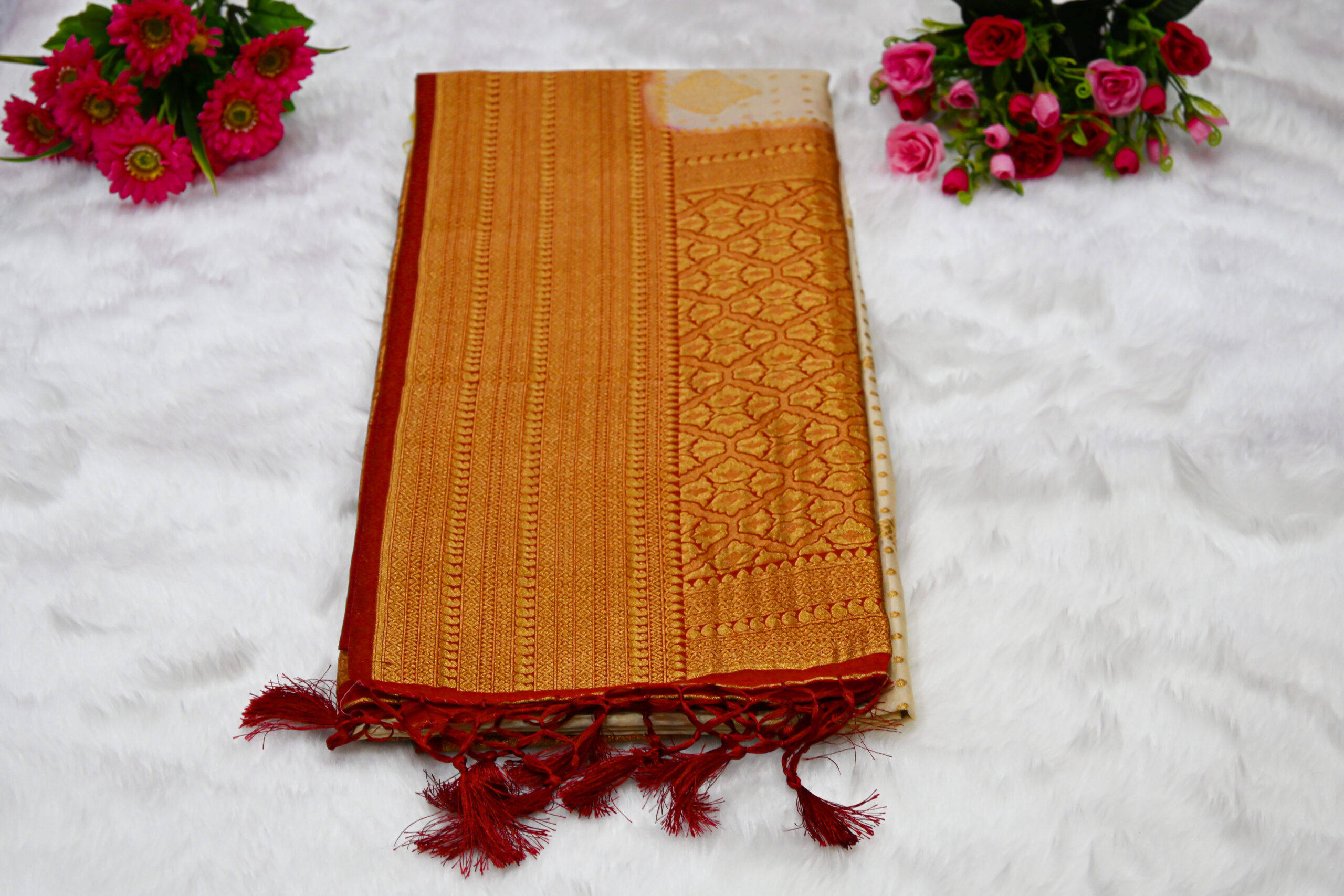 Border saree