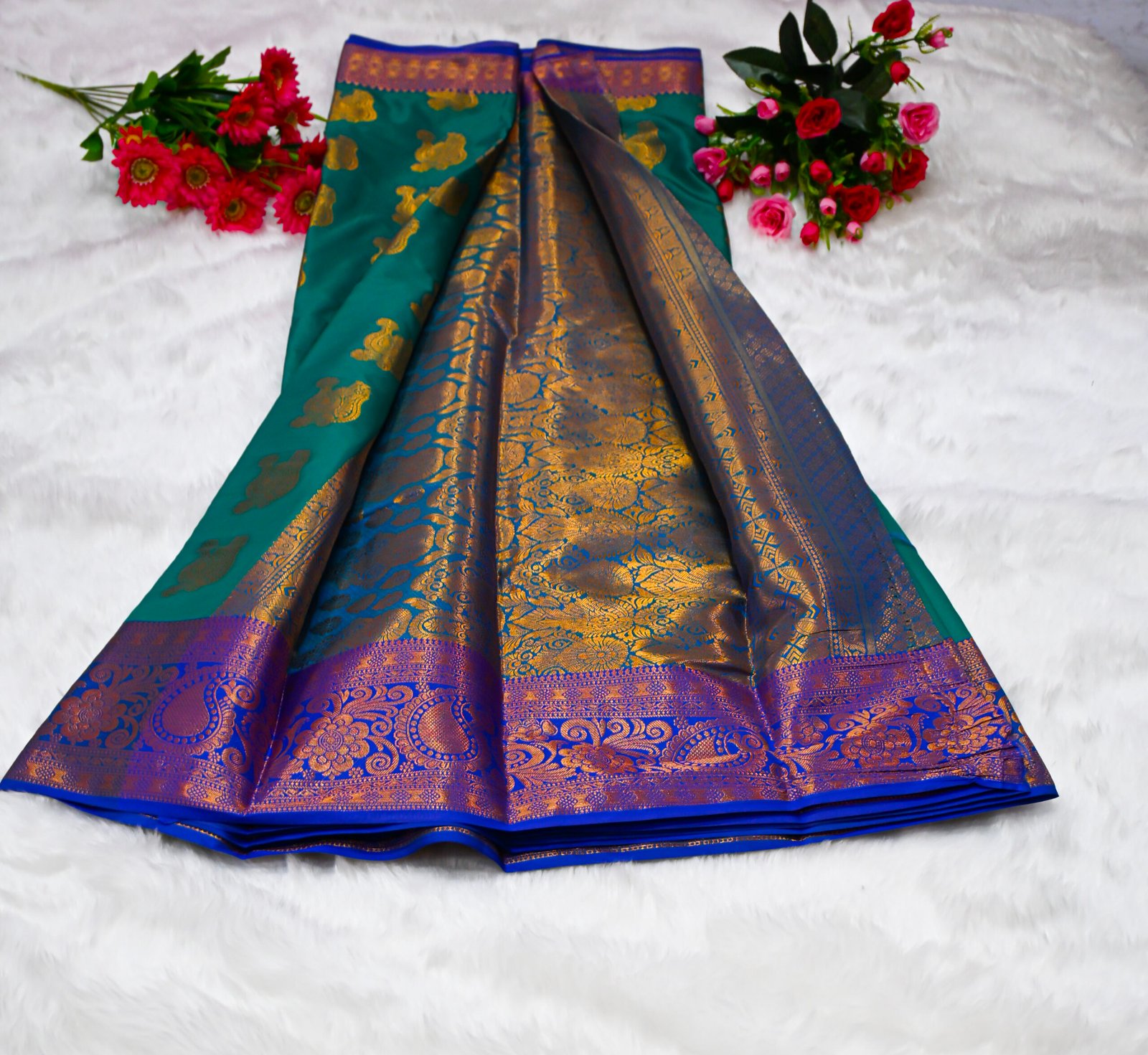 Premium Kanjivaram Pattu Saree – Traditional Rich Woven Zari Border and Blouse