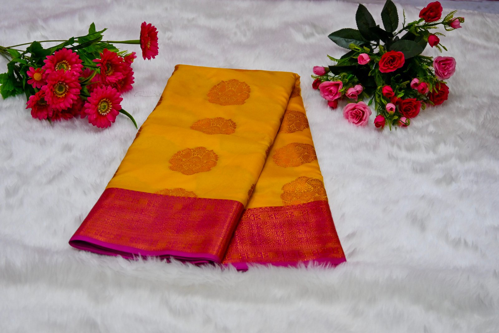 Premium Kanjivaram Pattu Saree – Traditional Rich Woven Zari Border and Blouse