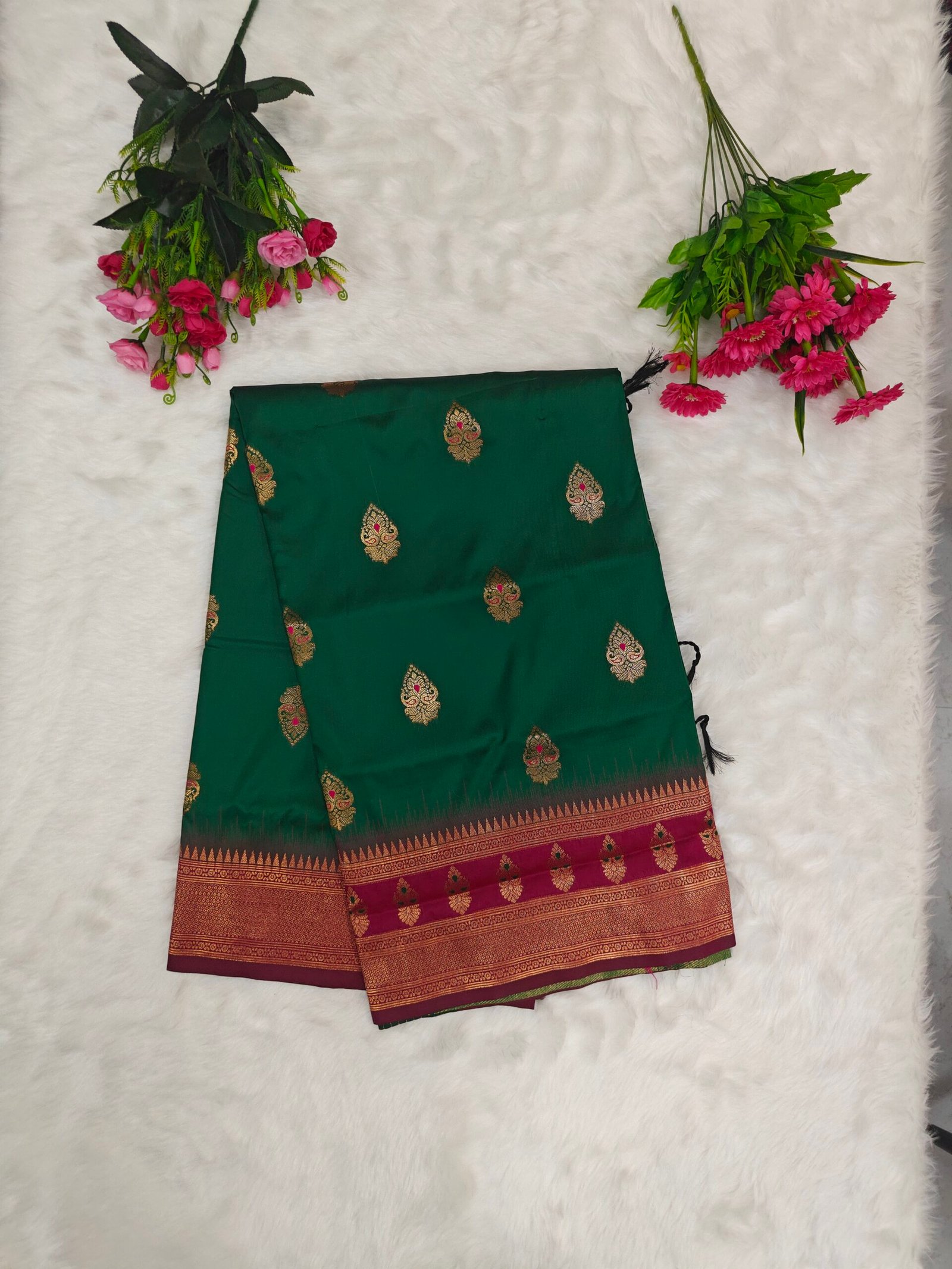 Premium Kanjivaram Pattu Saree – Traditional Rich Woven Zari Border and Blouse