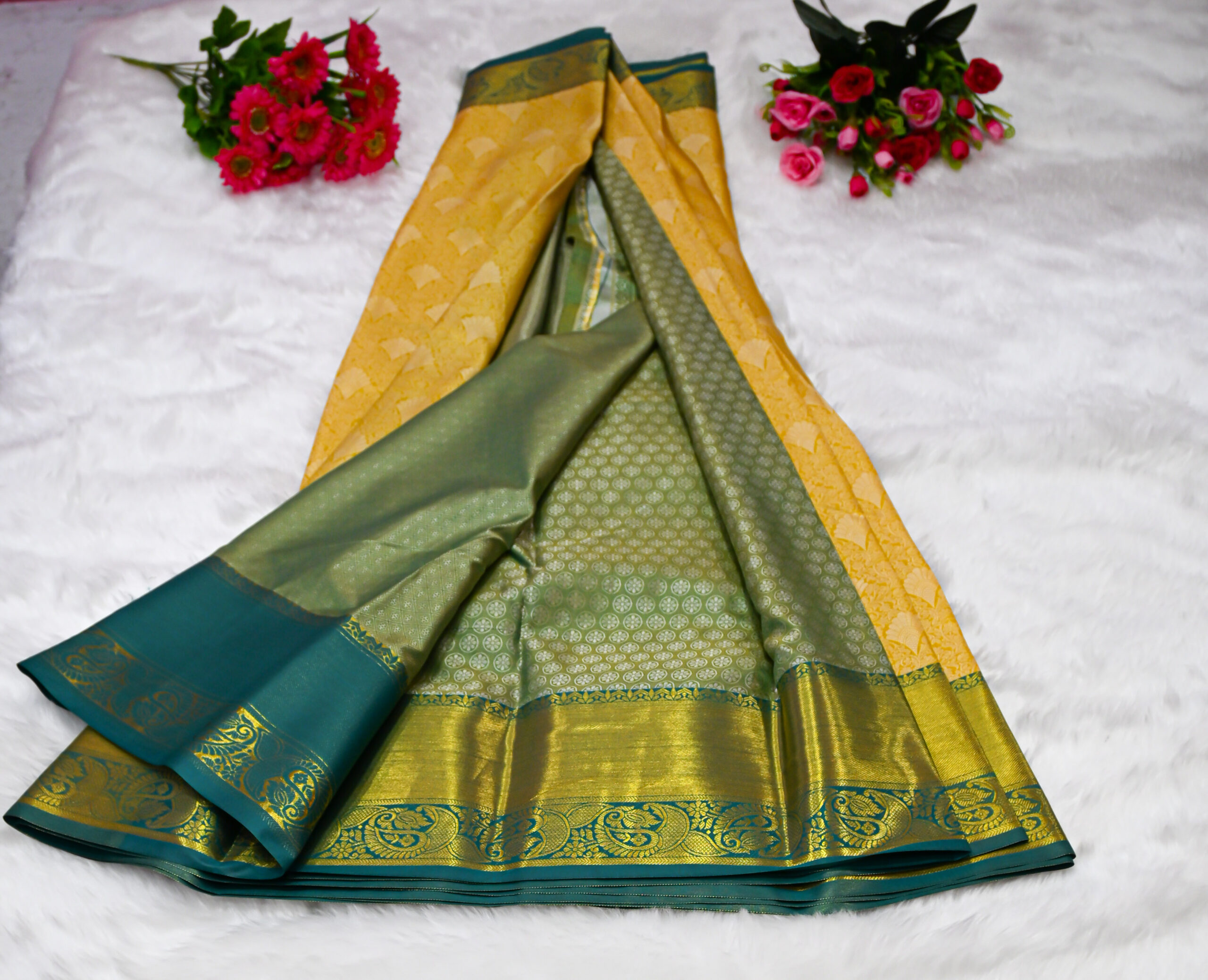 Border saree