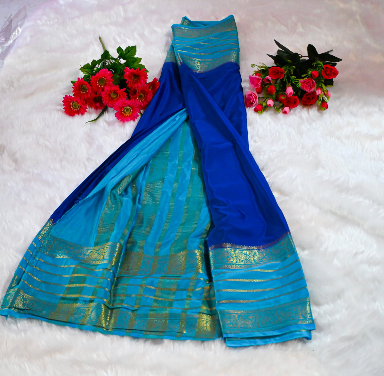 Premium Crepe Saree with Rich Woven Zari Border & Matching Blouse
