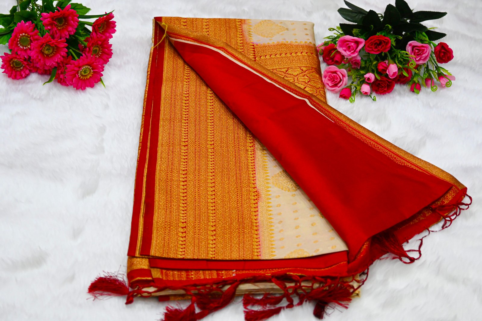 Premium Kanjivaram Pattu Saree – Traditional Rich Woven Zari Border and Blouse