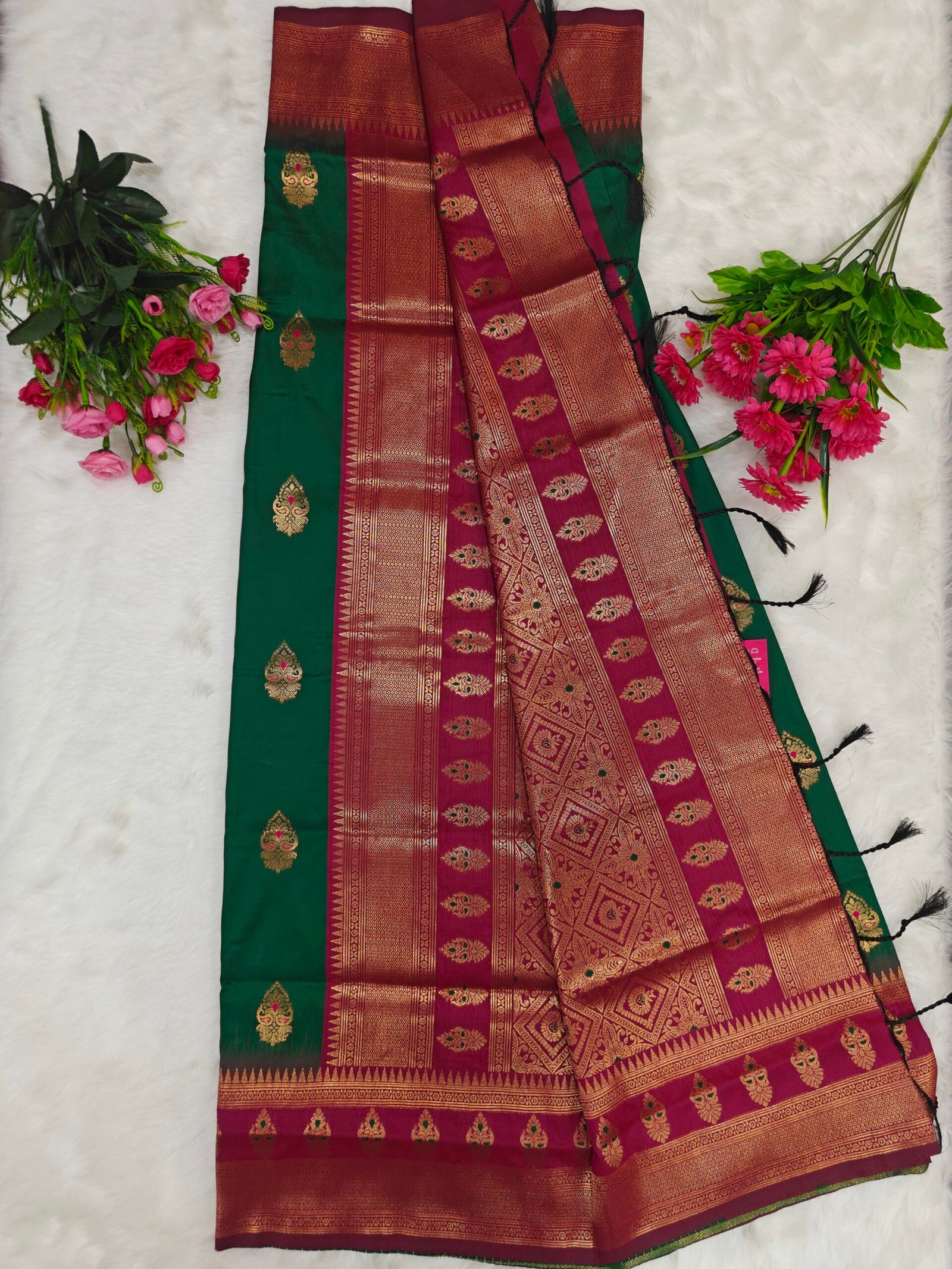 Premium Kanjivaram Pattu Saree – Traditional Rich Woven Zari Border and Blouse